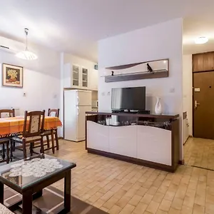 Kossi Split
